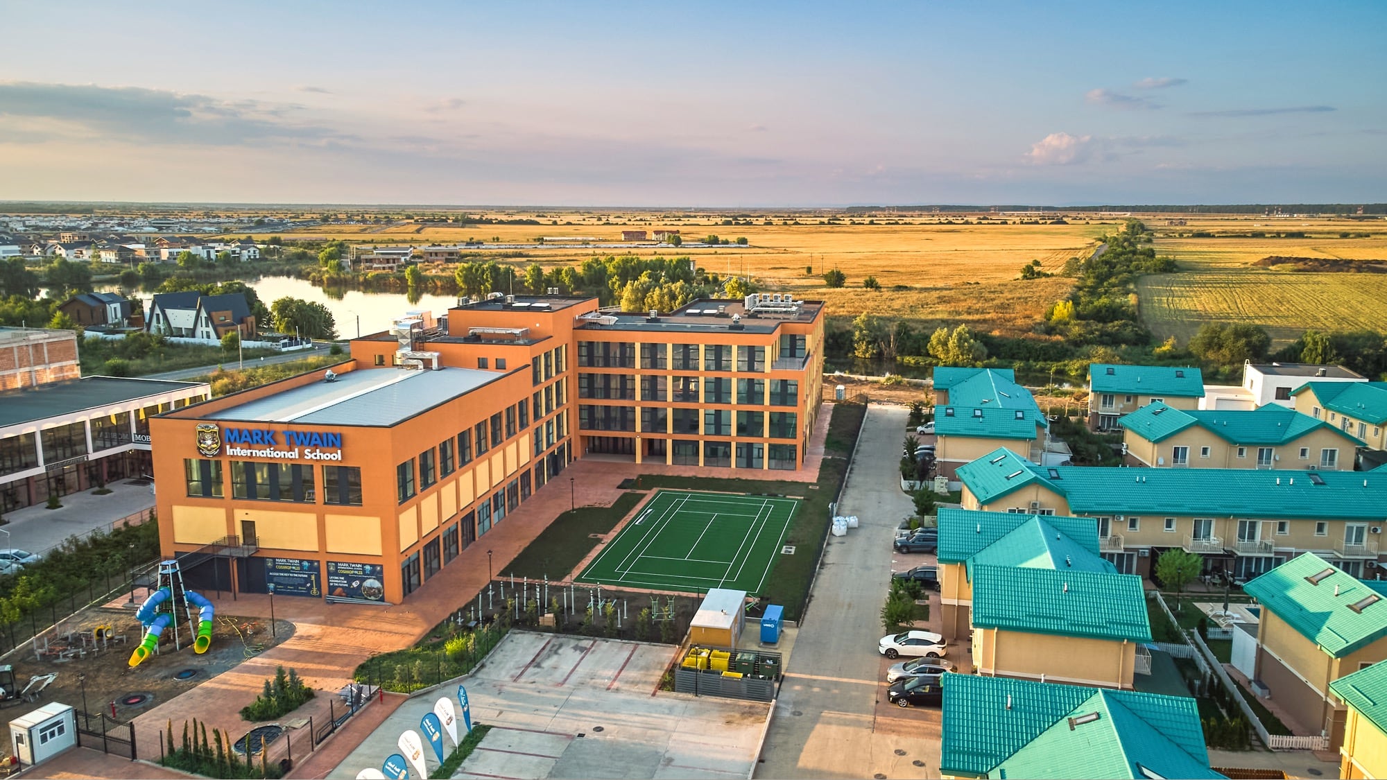 Școala internațională în cartier nu este moft, ci viziune: Modelul Cosmopolis și Mark Twain International School Școala internațională în cartier nu este moft, ci viziune: Modelul Cosmopolis și Mark Twain International School